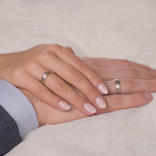 Obrączki ślubne: dwukolorowe złoto, okrągłe, 5,3 mm